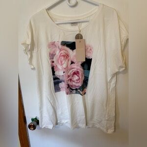 NWT Women’s Cream Floral Graphic Tee with Pink Roses